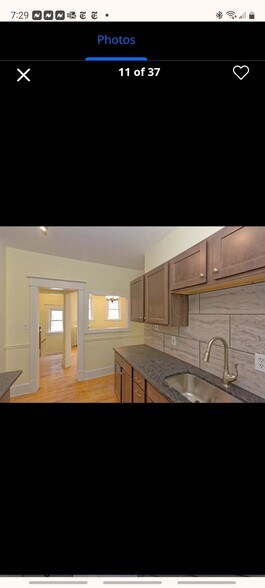 Building Photo - 876 Warren St