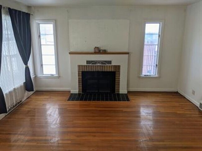 Building Photo - 303KENT