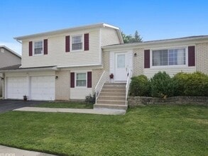 Building Photo - 4411 Bayside Cir