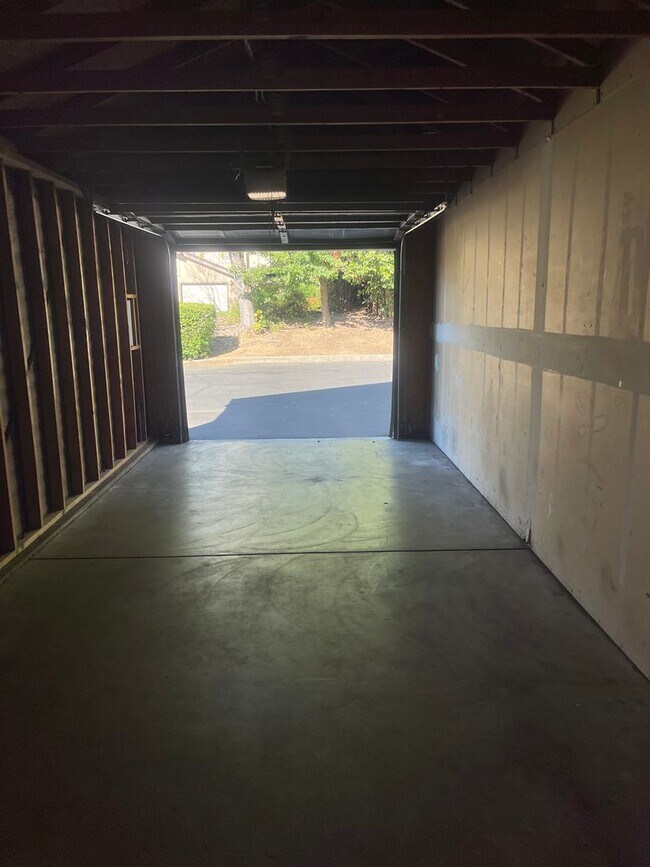Building Photo - 1390 Serrano Pl