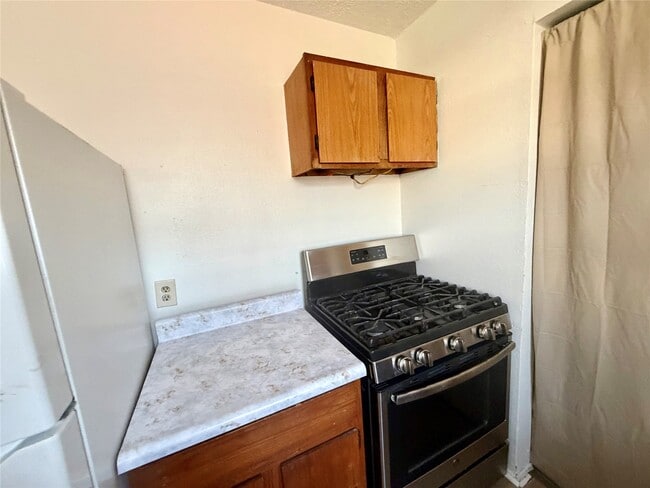 Building Photo - 710 Fields St