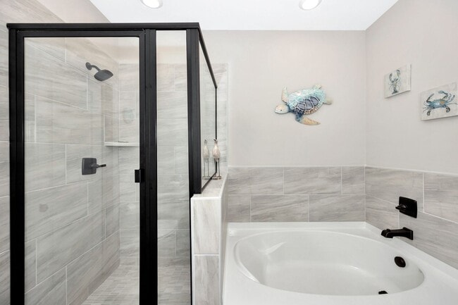 Building Photo - Fully Furnished 3 Bedroom Home Near Toyota...