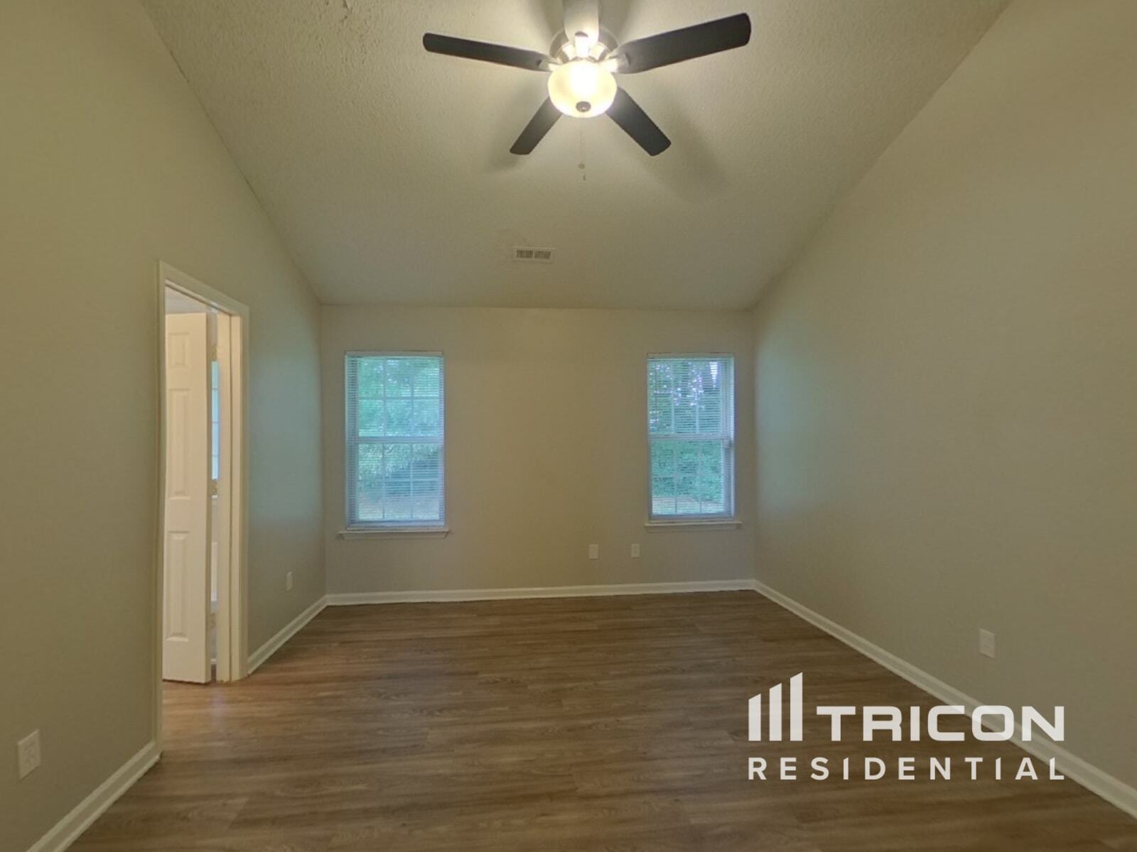 Building Photo - 1128 Summit Hills Dr