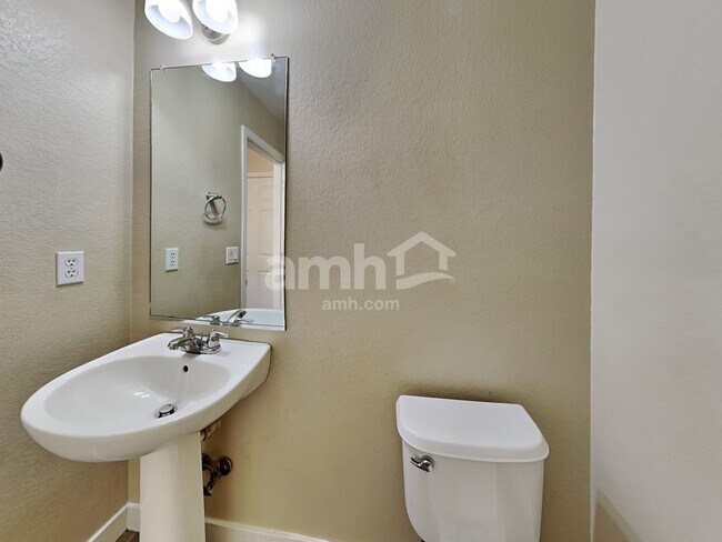 Building Photo - 18908 E 47th Dr