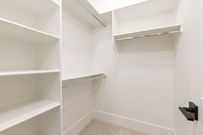 Building Photo - Brand New 6 Bed 4 Bath Rental with pool Near Sand Hollow!