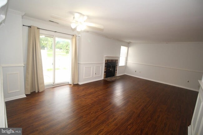 Building Photo - 681 Rose Hollow Dr