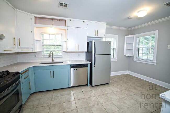 Building Photo - 1347 S Indianapolis Ave