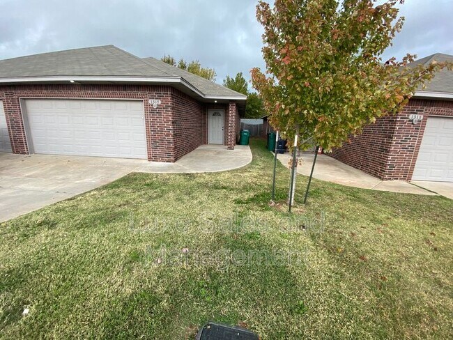Building Photo - 1317 Garden Gate Dr