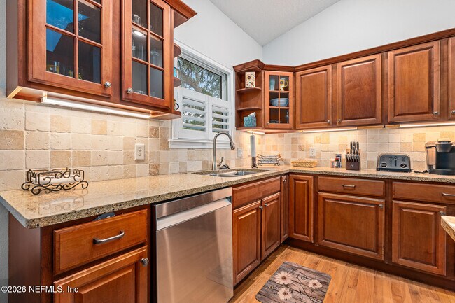 Building Photo - 1708 Castile St