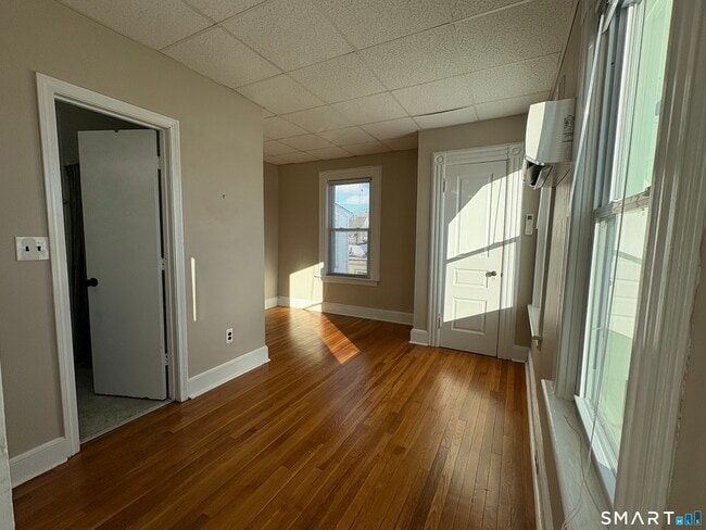 Building Photo - 29 Seaview Ave