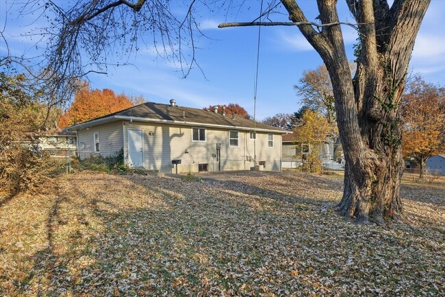 Building Photo - 4916 Crescent Ave