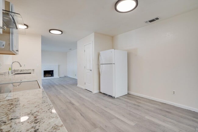 Building Photo - 2524 Pemberton Ct