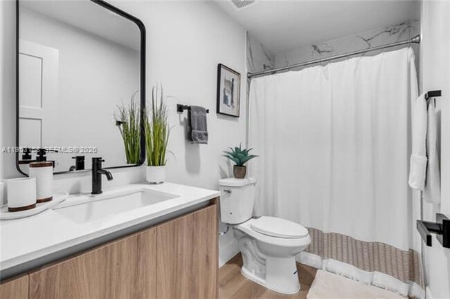 Building Photo - 3728 NW 19th Ave