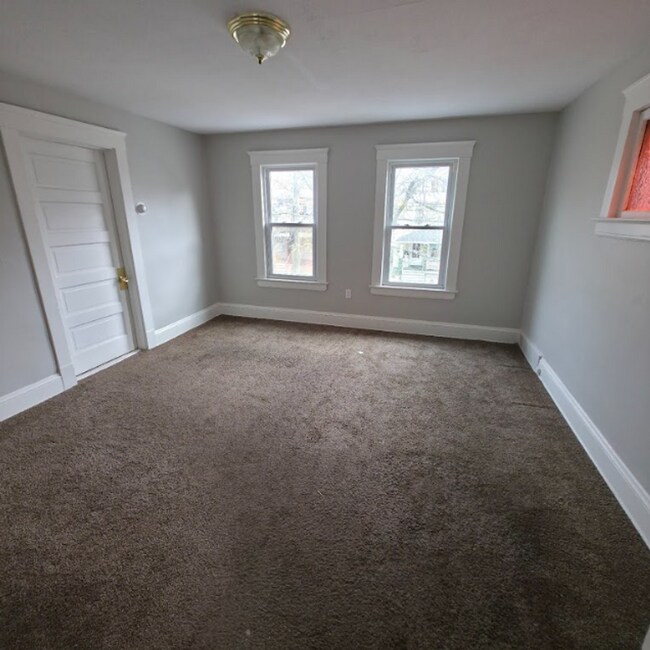 Building Photo - 2064 Halstead Ave