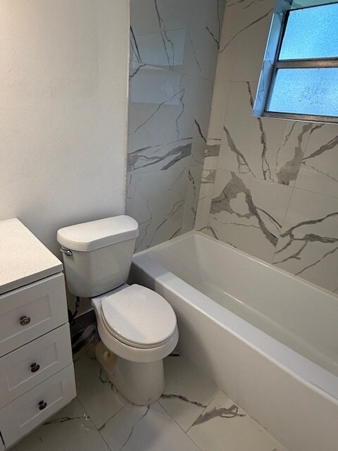 Building Photo - 1020 N 18th Ct