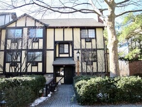 Building Photo - 50 Aiken St