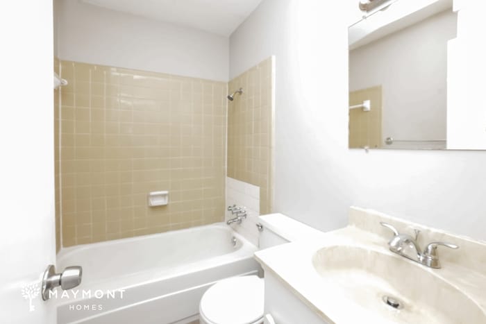 Building Photo - 378 Barrow St