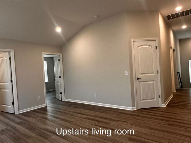 Building Photo - 542 Sessile Oak Dr