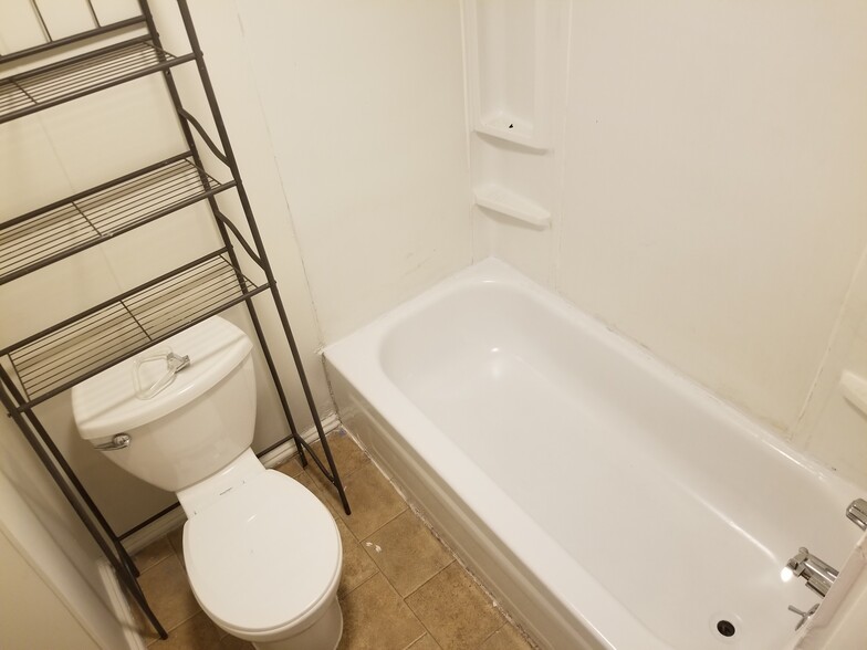 Building Photo - 107 -111 Arch St