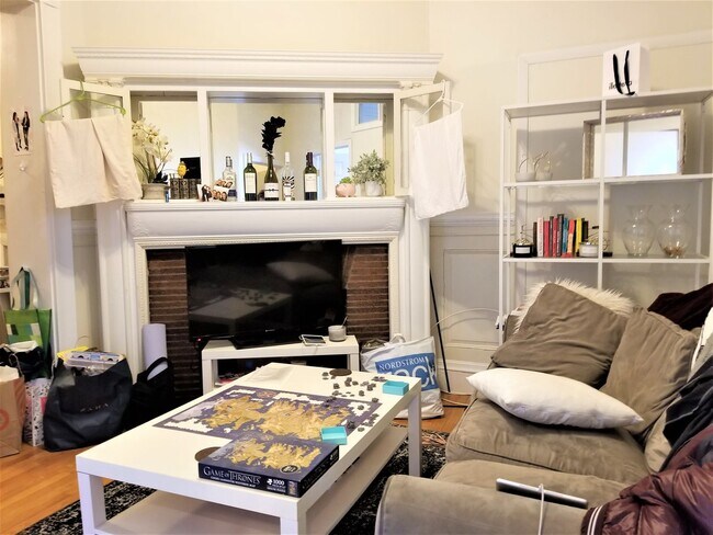 Building Photo - 2bed / 1bath close to Boston University