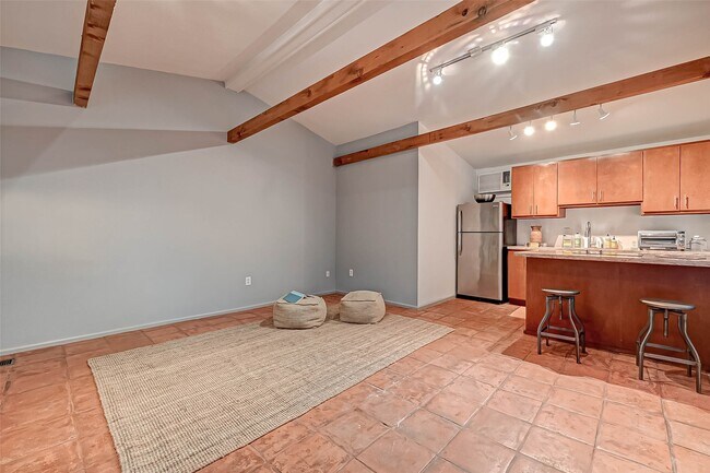 Primary Photo - 1612 W Alabama St