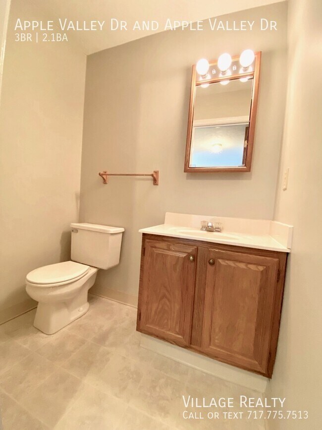 Building Photo - 818 Apple Valley Dr