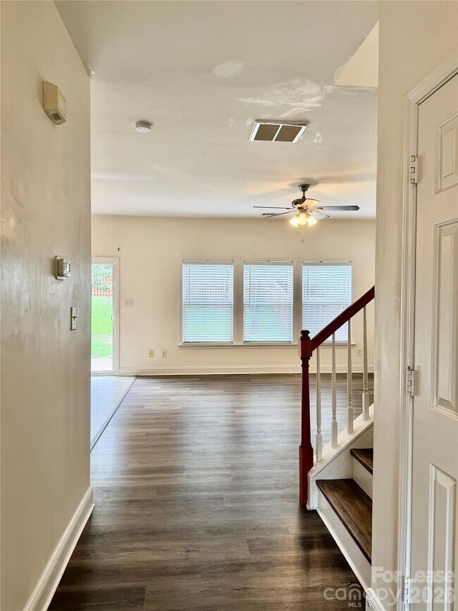 Building Photo - 12331 Cumberland Cove Dr