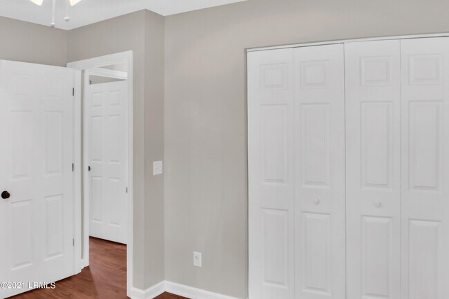 Building Photo - 25 Robin Way