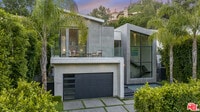 Building Photo - 1847 Coldwater Canyon Dr
