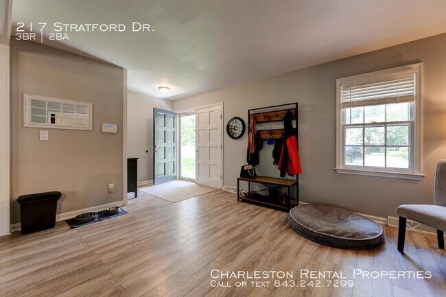 Building Photo - 217 Stratford Dr