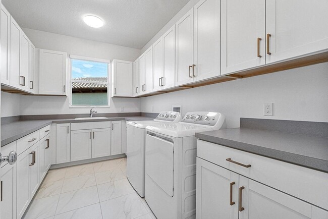 Building Photo - 4202 Mendel Ln