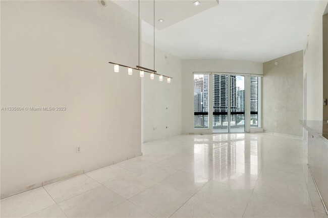 Building Photo - 900 Brickell Key Blvd