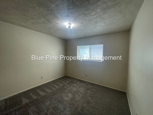 Building Photo - 1680 Calkins Ave