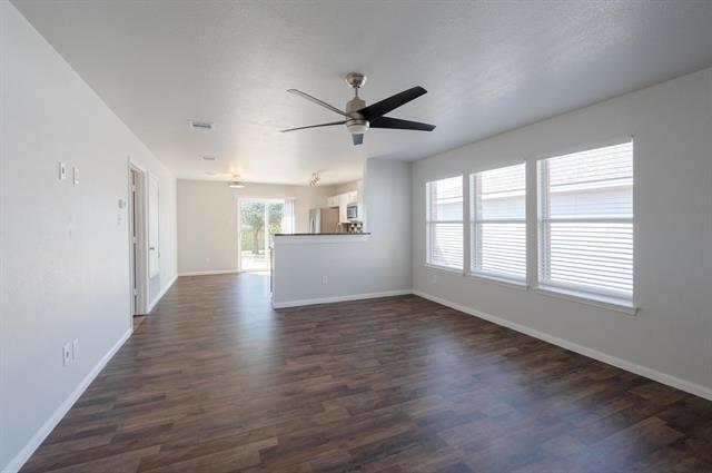 Building Photo - 1705 Willow Way