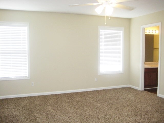 Building Photo - 1431 Tuffnell Dr