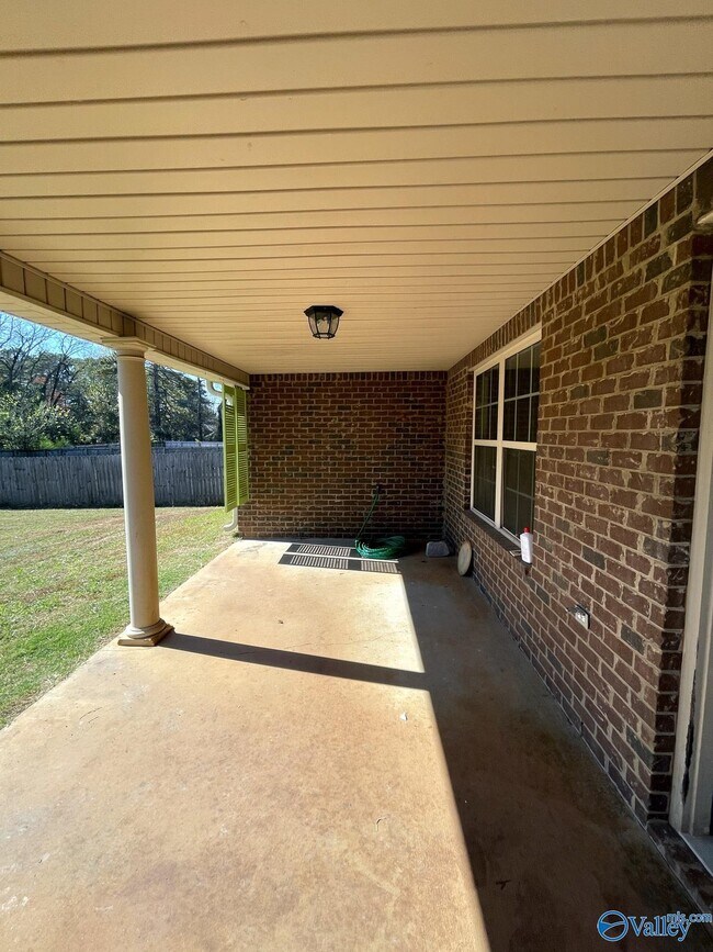 Building Photo - 106 Summerset Ln