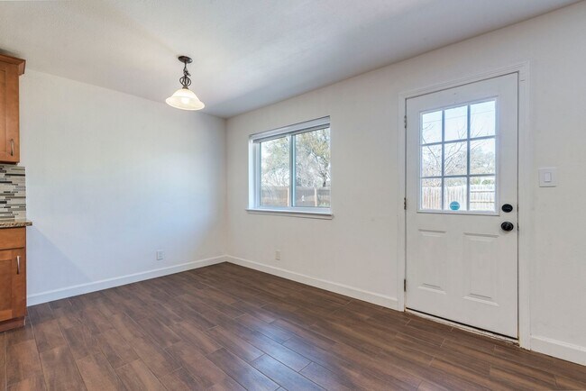 Building Photo - 1612 Woodgreen Dr