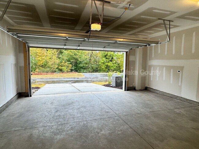 Building Photo - 416 Rowe Wy