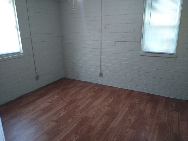 Building Photo - 3569 Thorpe St