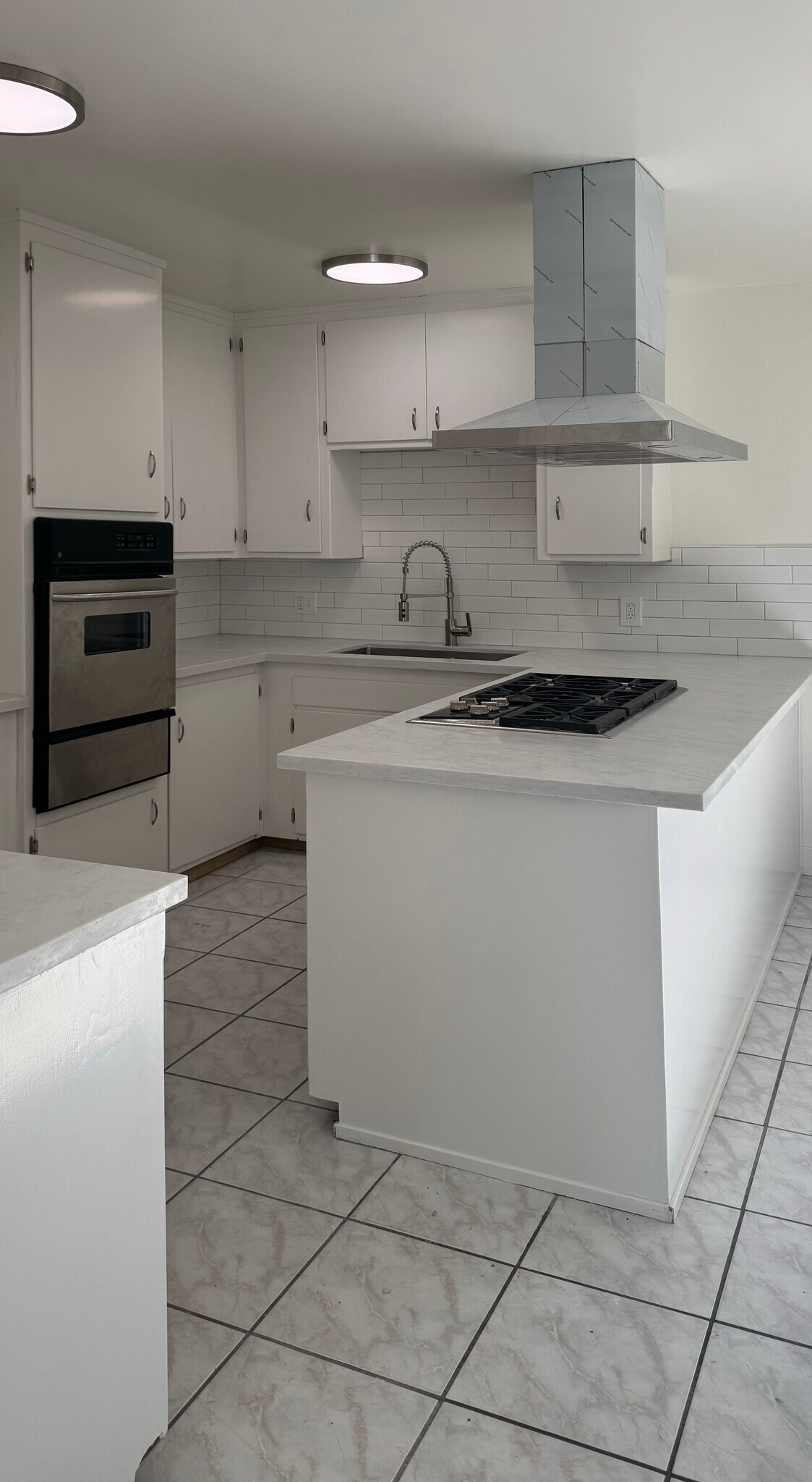 Kitchen - 716 Glenway Dr