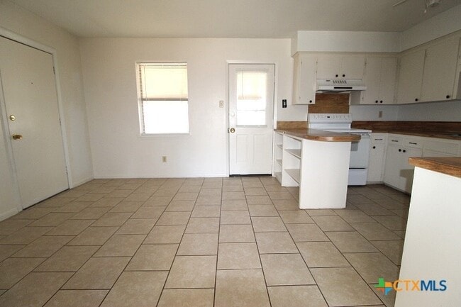 Building Photo - 803 Michelle Dr