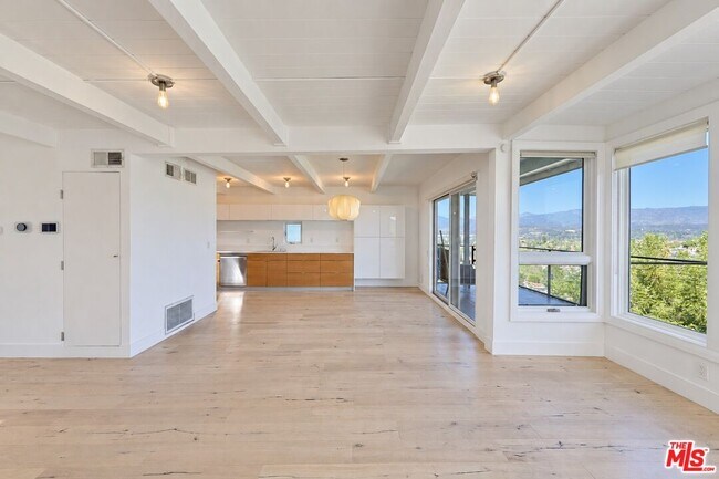 Building Photo - 2226 Ronda Vista Dr