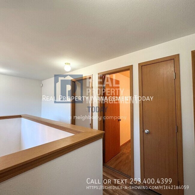 Building Photo - 427 175th St S