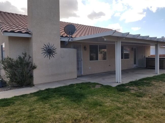 Building Photo - Beautiful Ridgecrest Home, 3 Bedroom + Bon...