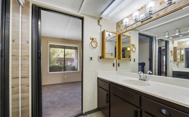 Building Photo - 4360 Gannet Cir