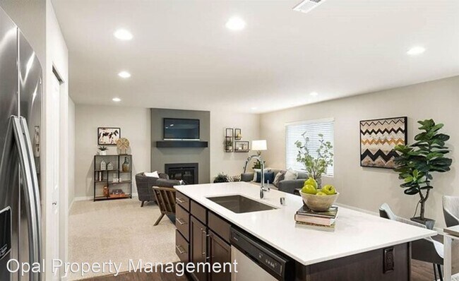 Building Photo - 4 br, 2.5 bath House - 8652 54th St NE
