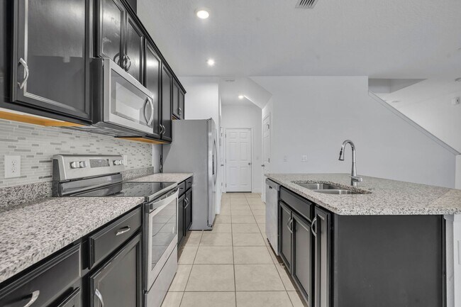 Building Photo - 1351 Merrydale Wy