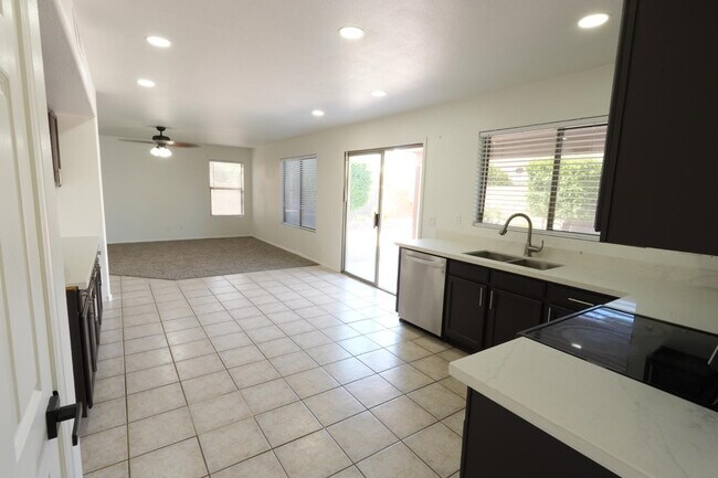 Building Photo - 16182 N 157th Dr