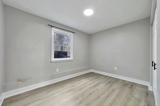 Building Photo - 616 N 21st St