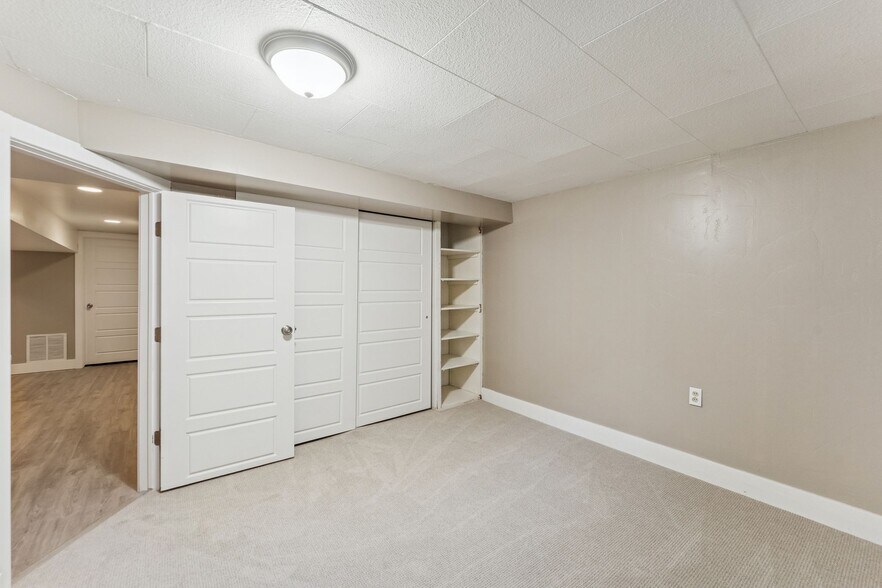 Building Photo - 2937 S 900 E